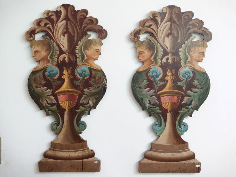 Coppia di Fregi Portapalmette in Legno Laccato