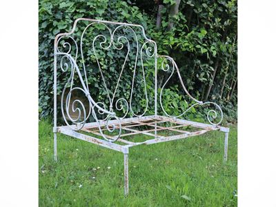 Grande poltrona da giardino, ferro battuto laccato azzurro (fine XIX/inizio XX secolo)