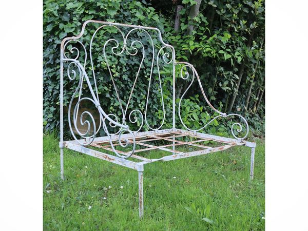 Grande poltrona da giardino in ferro battuto laccato azzurro
