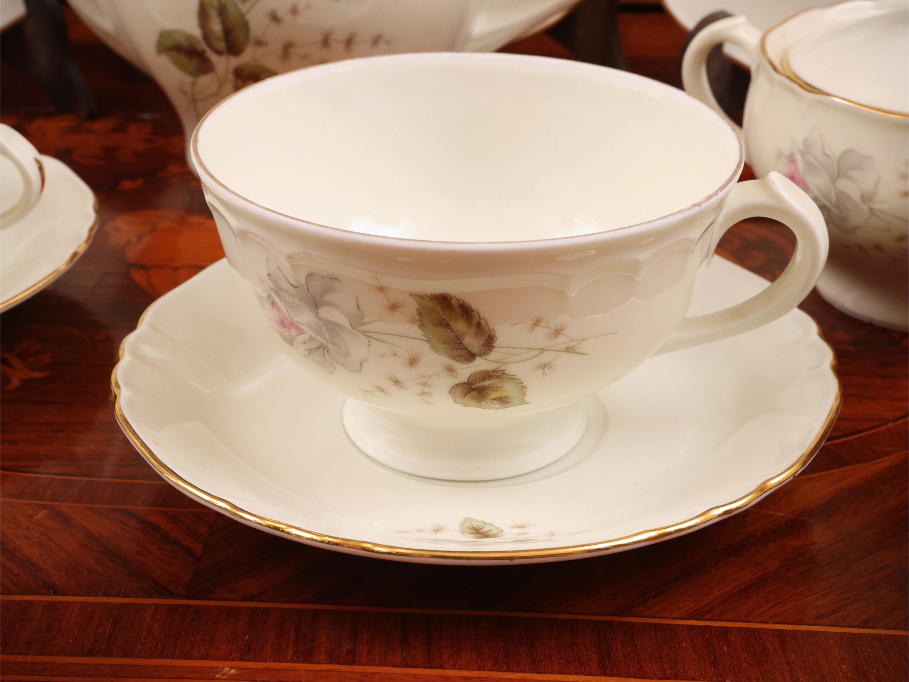 Richard Ginori, Set da tè e caffè lungo in porcellana