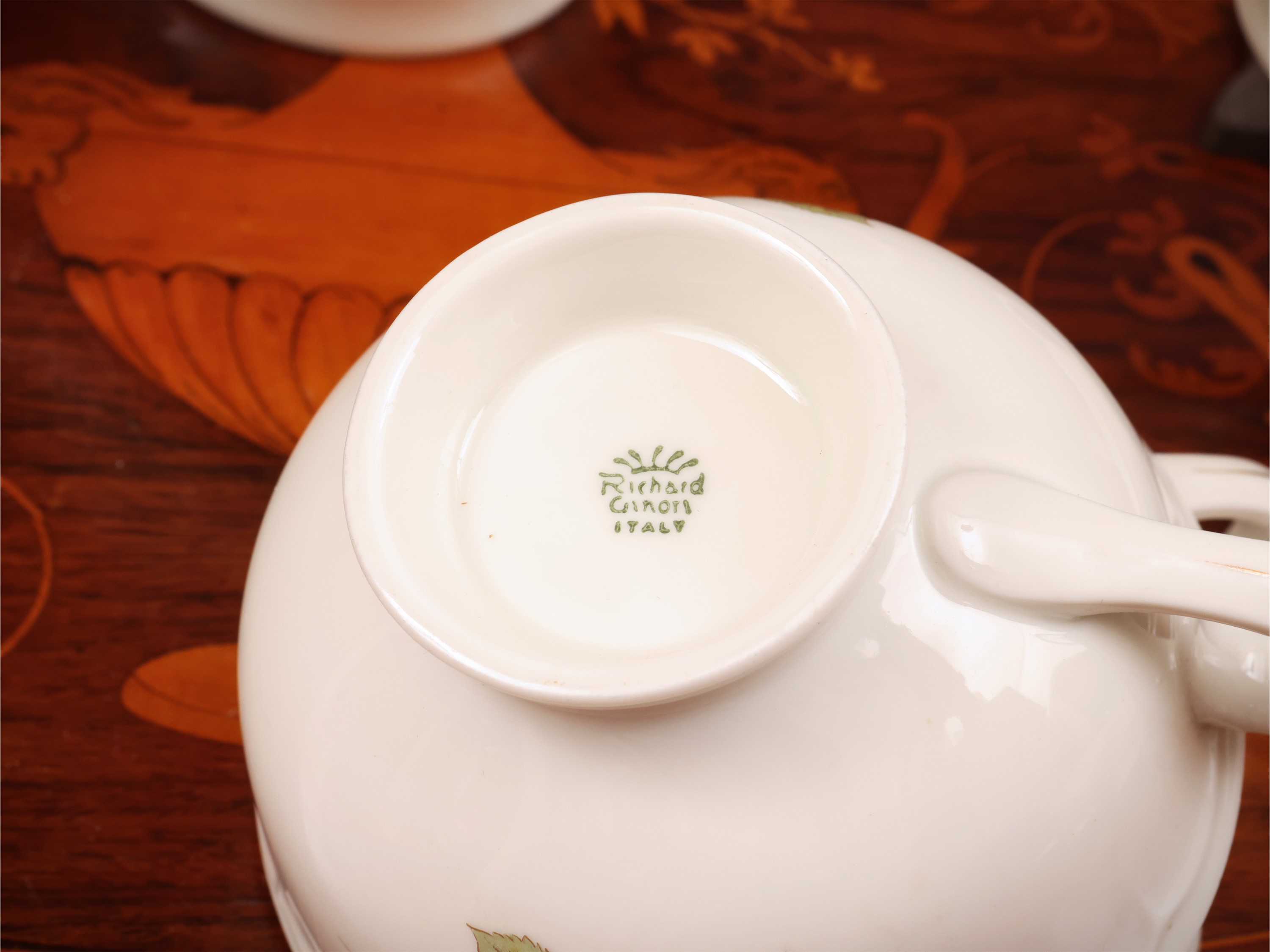 Richard Ginori, Set da tè e caffè lungo in porcellana