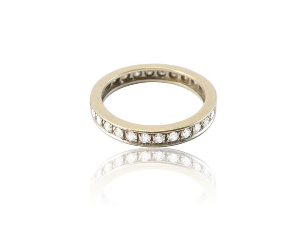 A 18K white gold and diamonds eternelle
