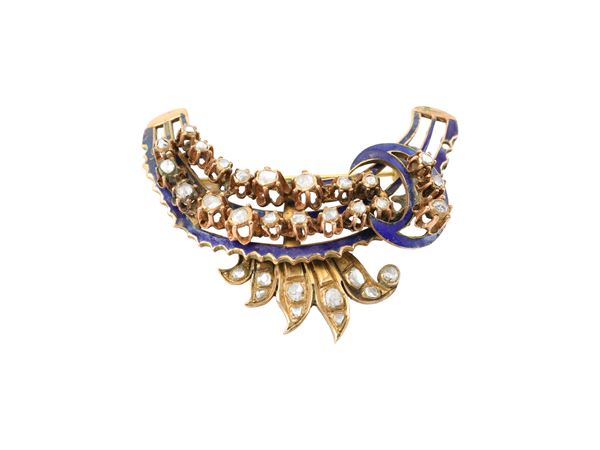 Spilla in oro giallo 9kt, smalto e rose di diamante  - Asta Gioielli e Orologi - Maison Bibelot - Casa d'Aste Firenze - Milano