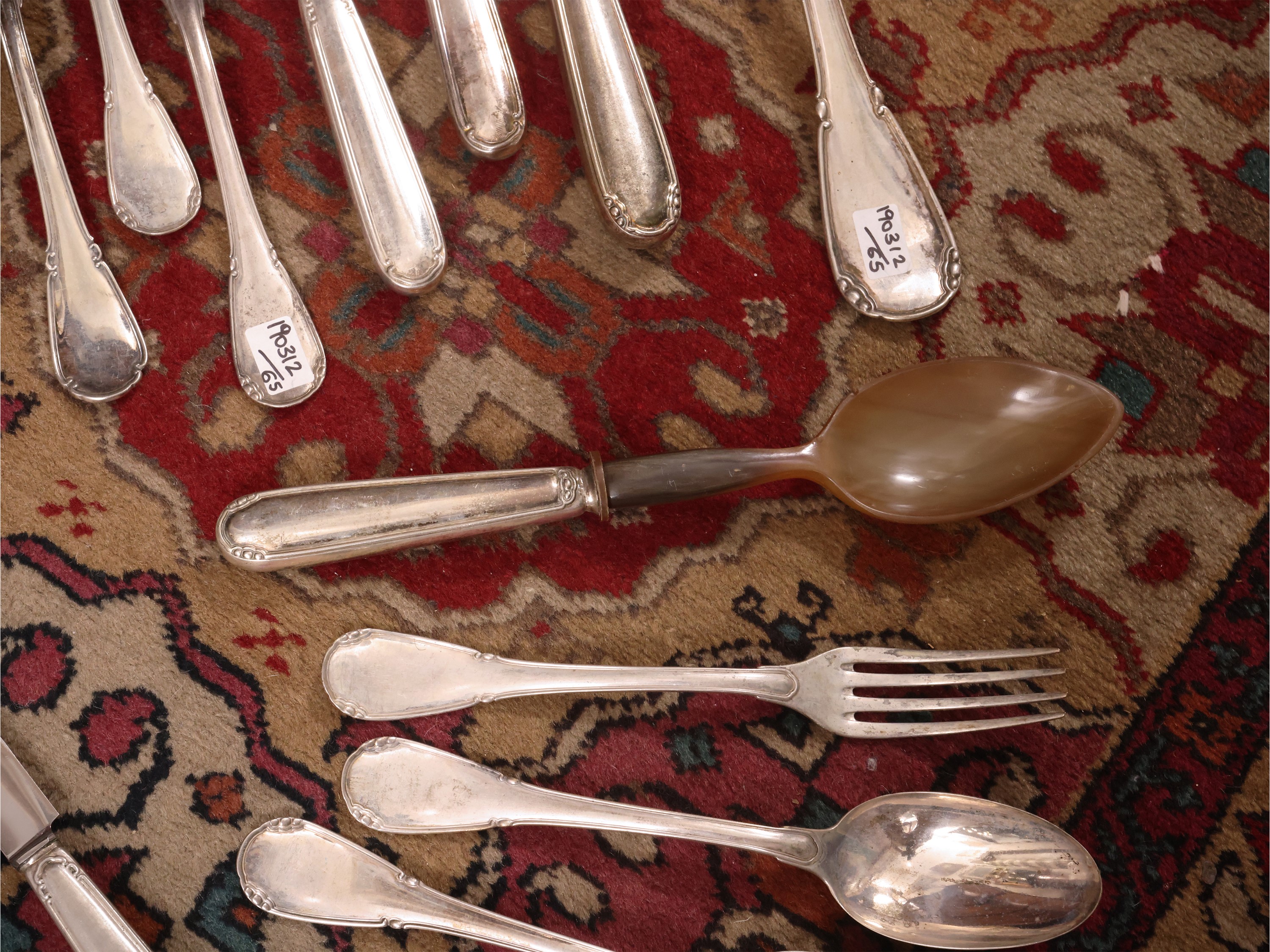 Servizio di posate in argento, set completo per dodici persone