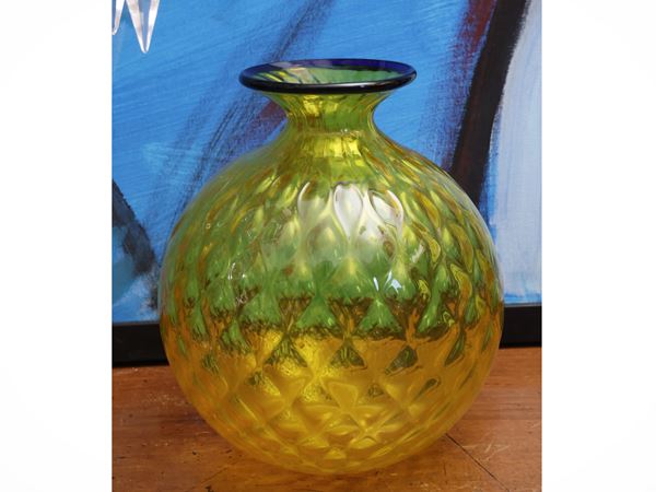 Venini single flower vase in yellow 