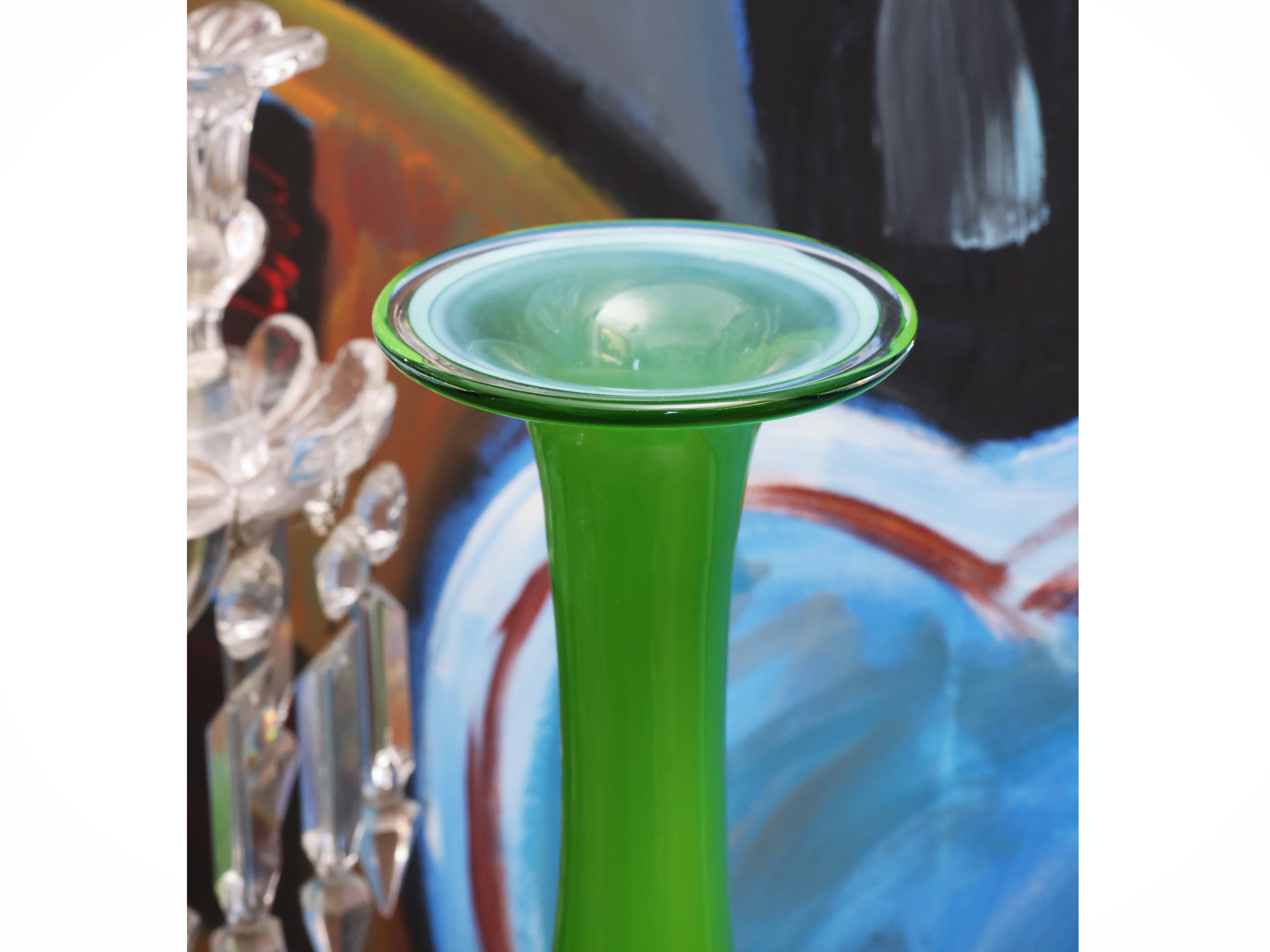Vaso Venini, vetro soffiato verde acido (Murano, seconda metà del XX secolo), h 37 cm