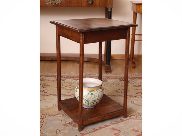 Side table in soft wood