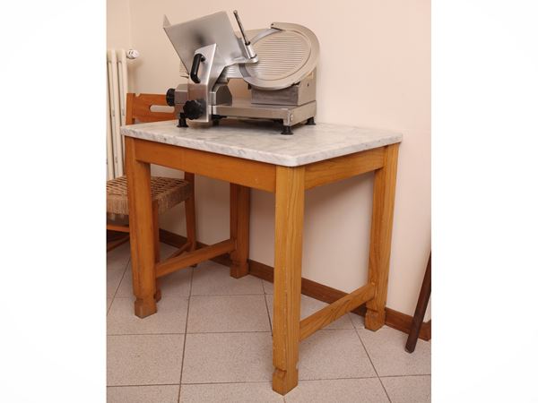Rustic kitchen table