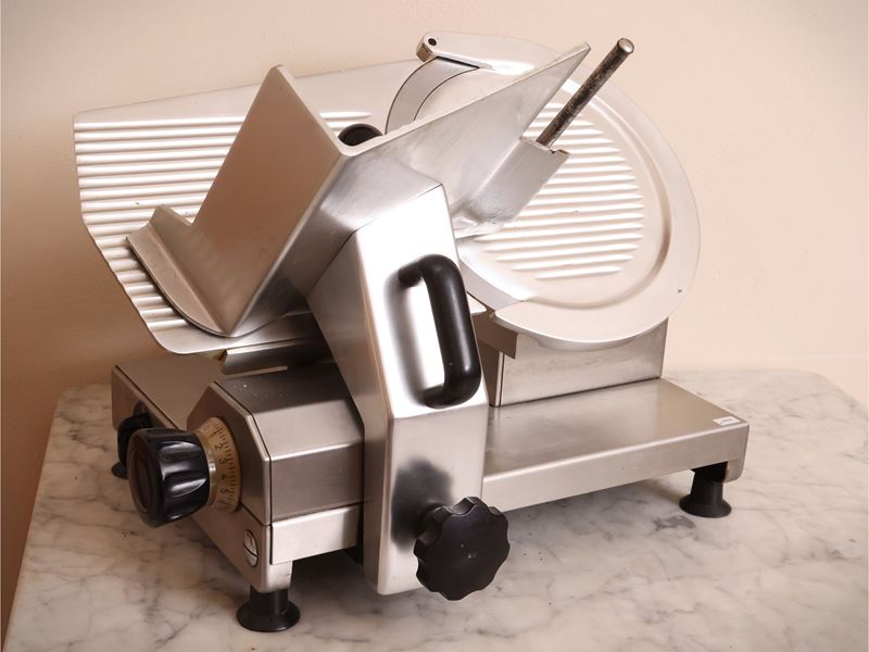 Macchi, Affettatrice professionale