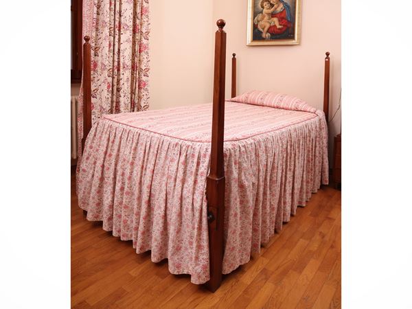 Single bed in cherry wood
