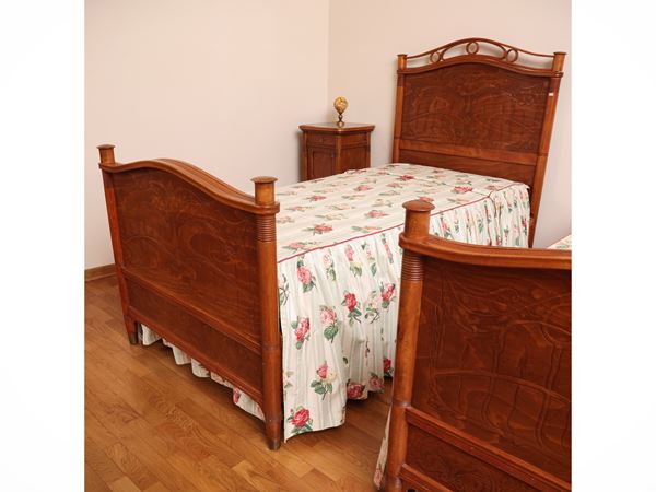 Single bed in beech in Art Nouveau style