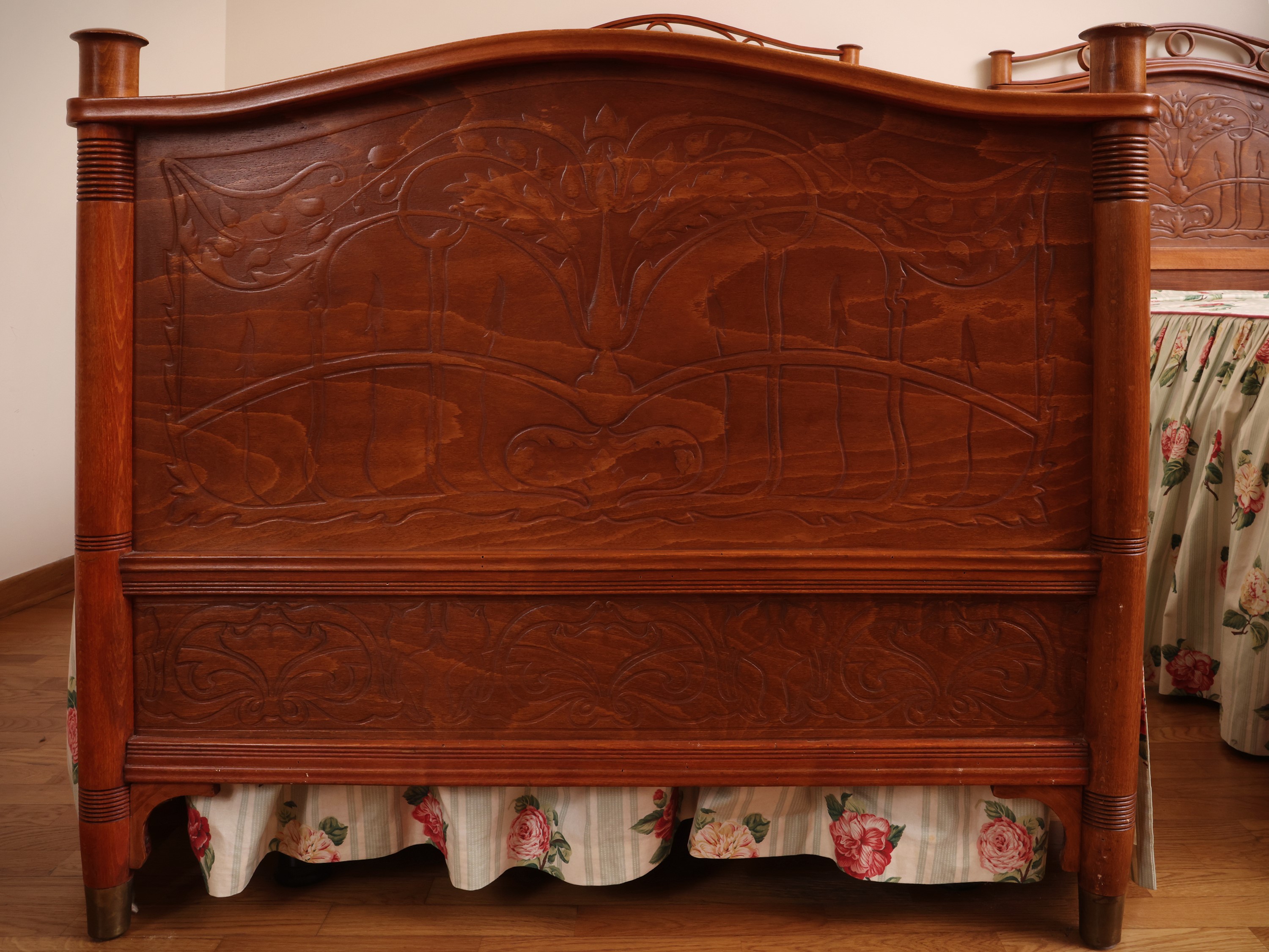 Letto Singolo in Faggio in Stile Liberty