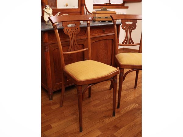 Coppia di sedie in faggio in stile Liberty