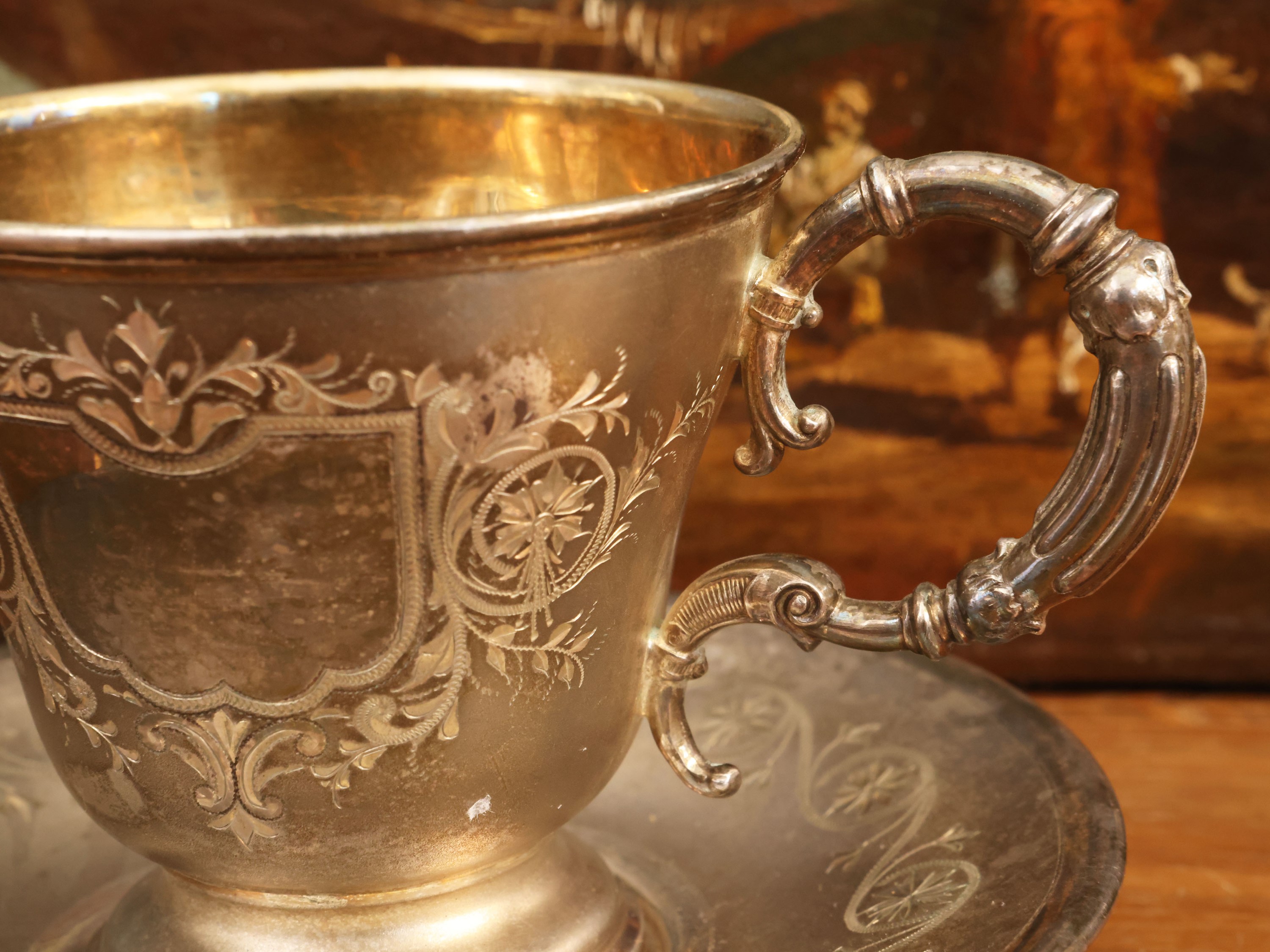 Tazza da collezione in argento satinato, cartiglio cesellato e vermeil interno (Germania, inizio ...