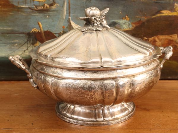 Importante zuppiera in argento, Bottega Giovan Battista Croff