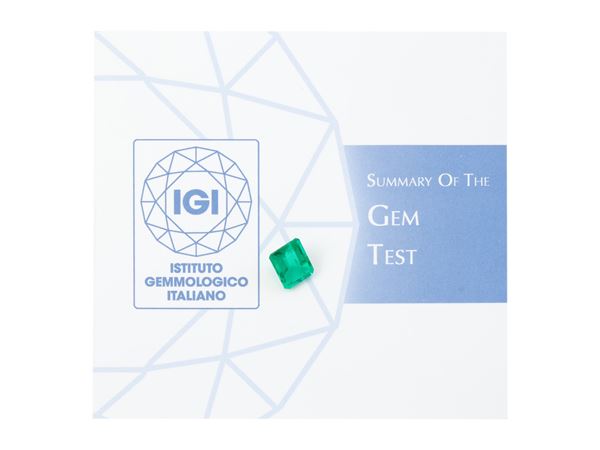Smeraldo di ct 4.38 con certificato IGI