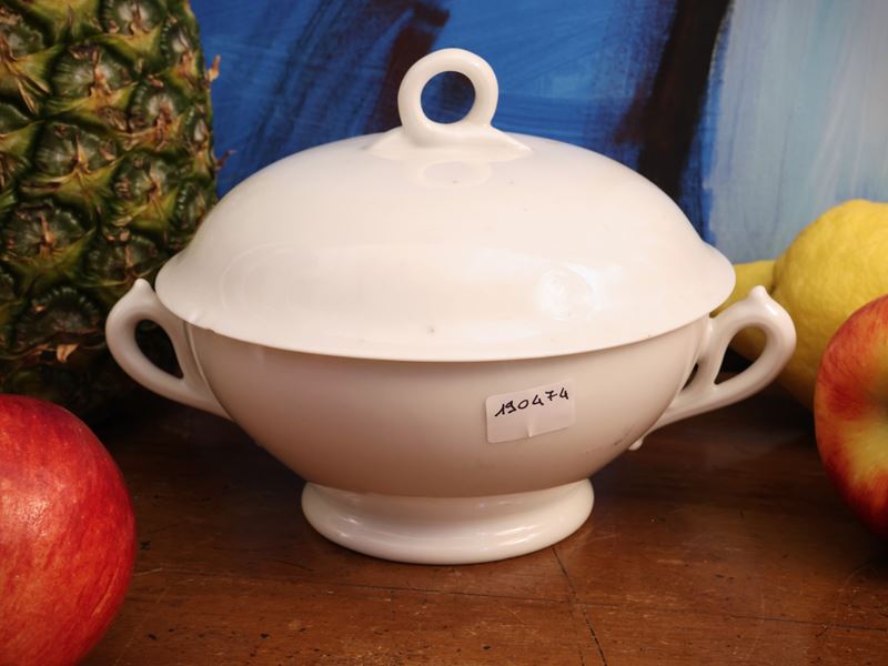 Ginori, Tazza da puerpera in porcellana