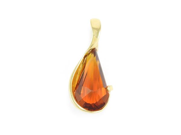 Pendente in oro giallo 18Kt e quarzo citrino