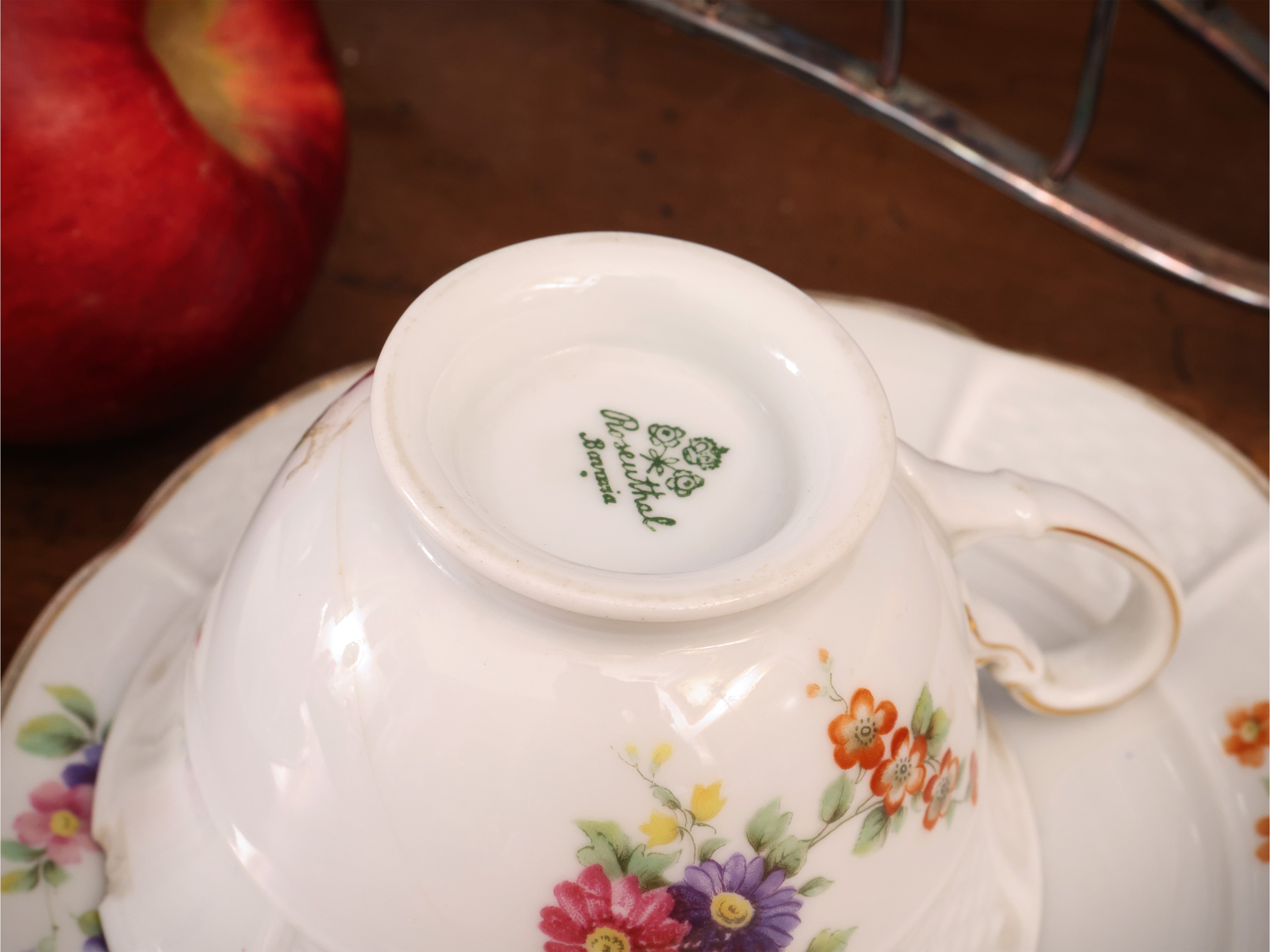 Set da brunch in porcellana Rosenthal, tazze con piattini, set per uova alla coque e formaggiera ...