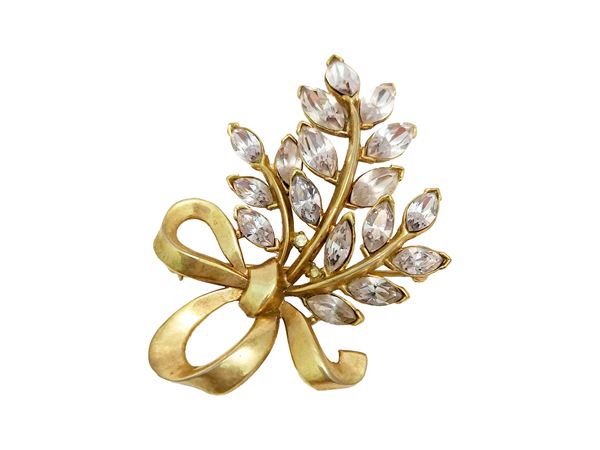 Trifari - Floral brooch