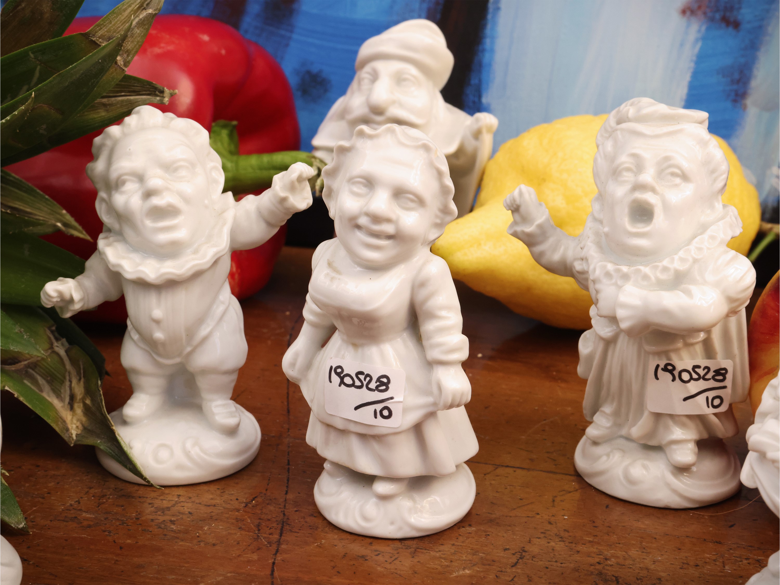 Caramogi e Ginori Capodimonte, Serie di dieci figure caricaturali in porcellana