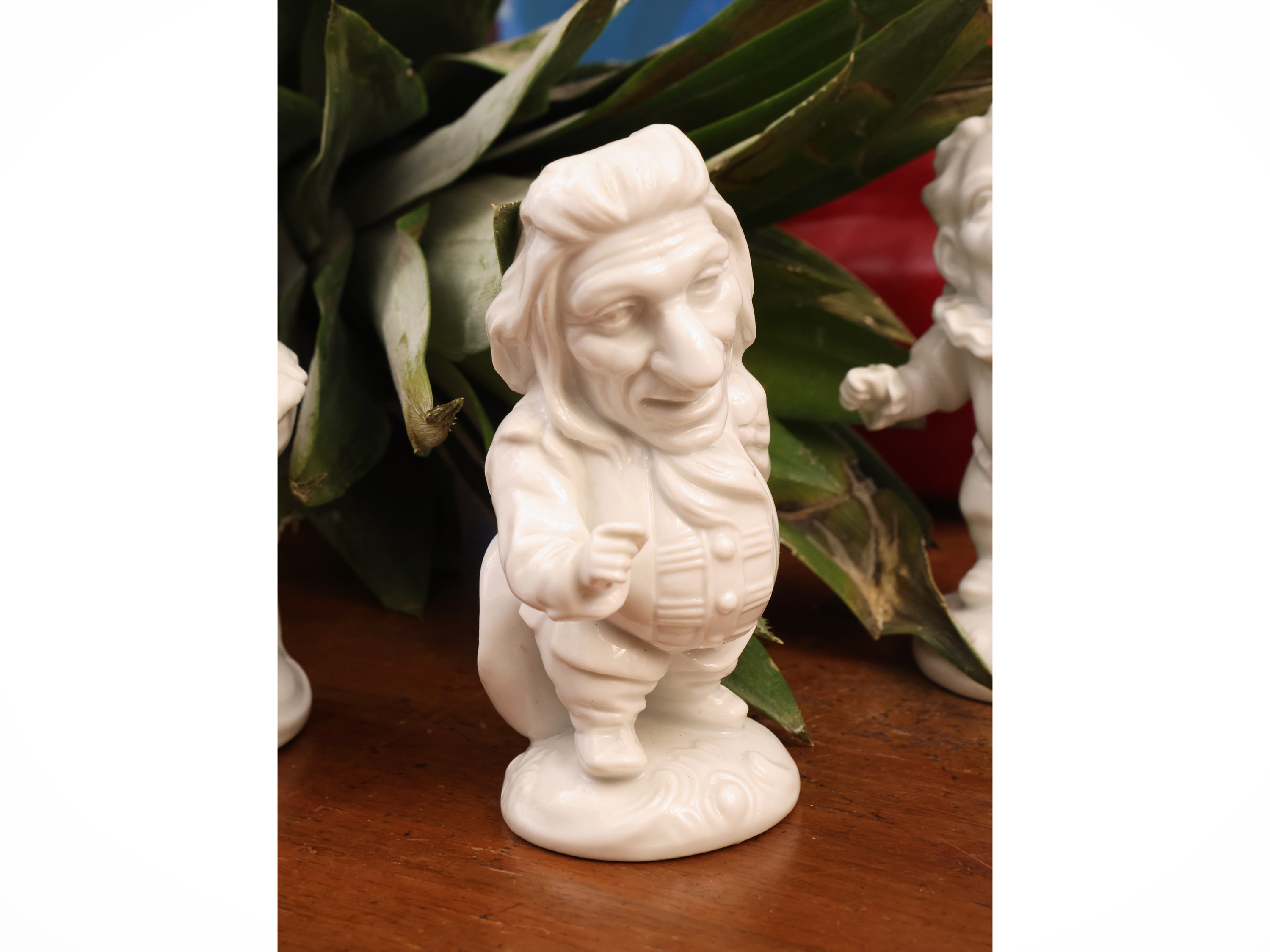 Caramogi e Ginori Capodimonte, Serie di dieci figure caricaturali in porcellana