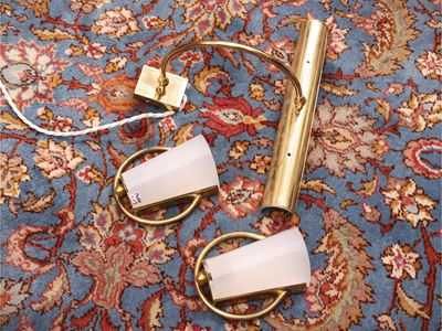Applique in ottone, braccio orientabile