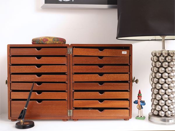Tabletop drawer unit for pen collection
