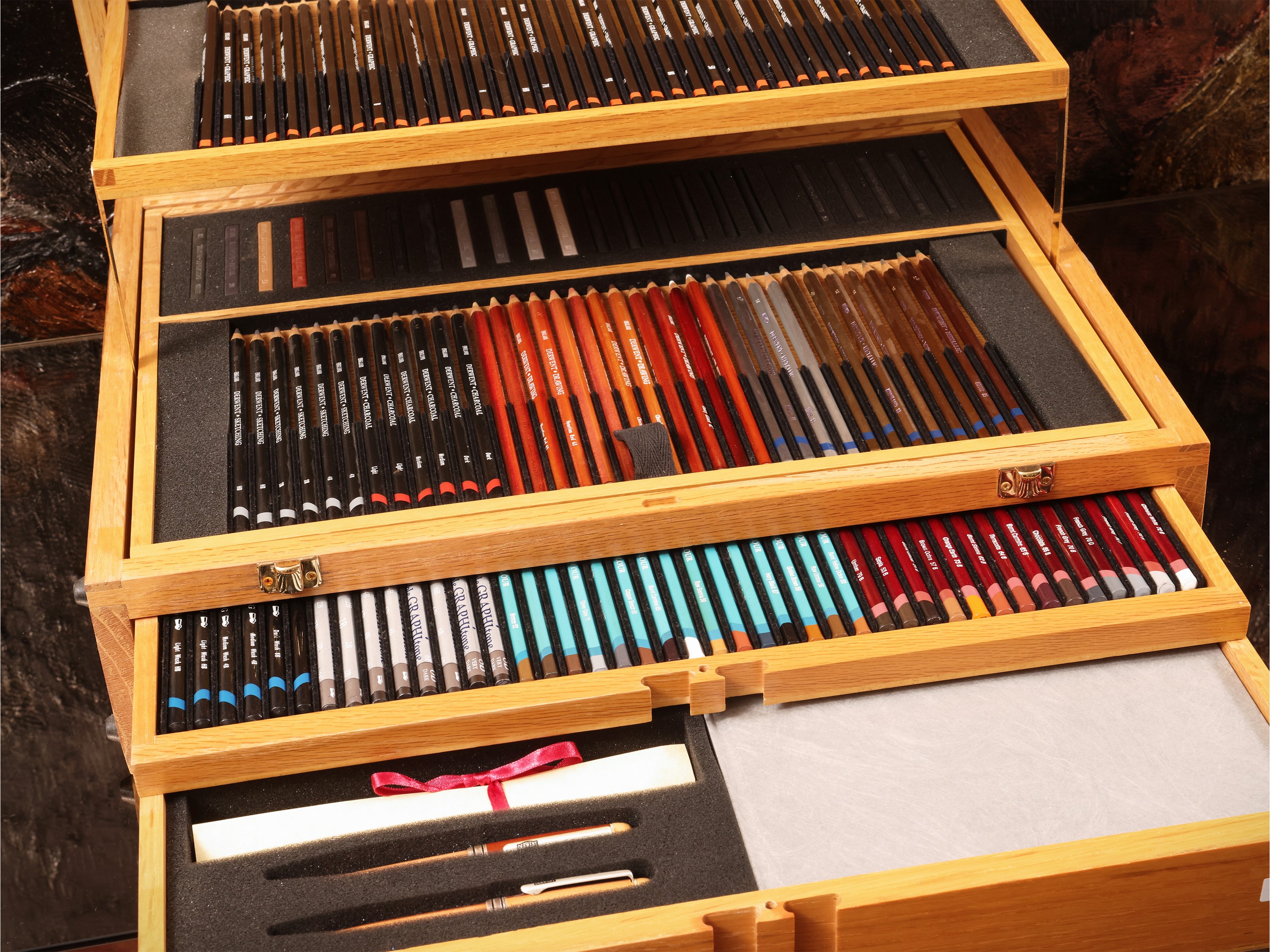 Grande scatola/cassettiera in legno per colori da pittura