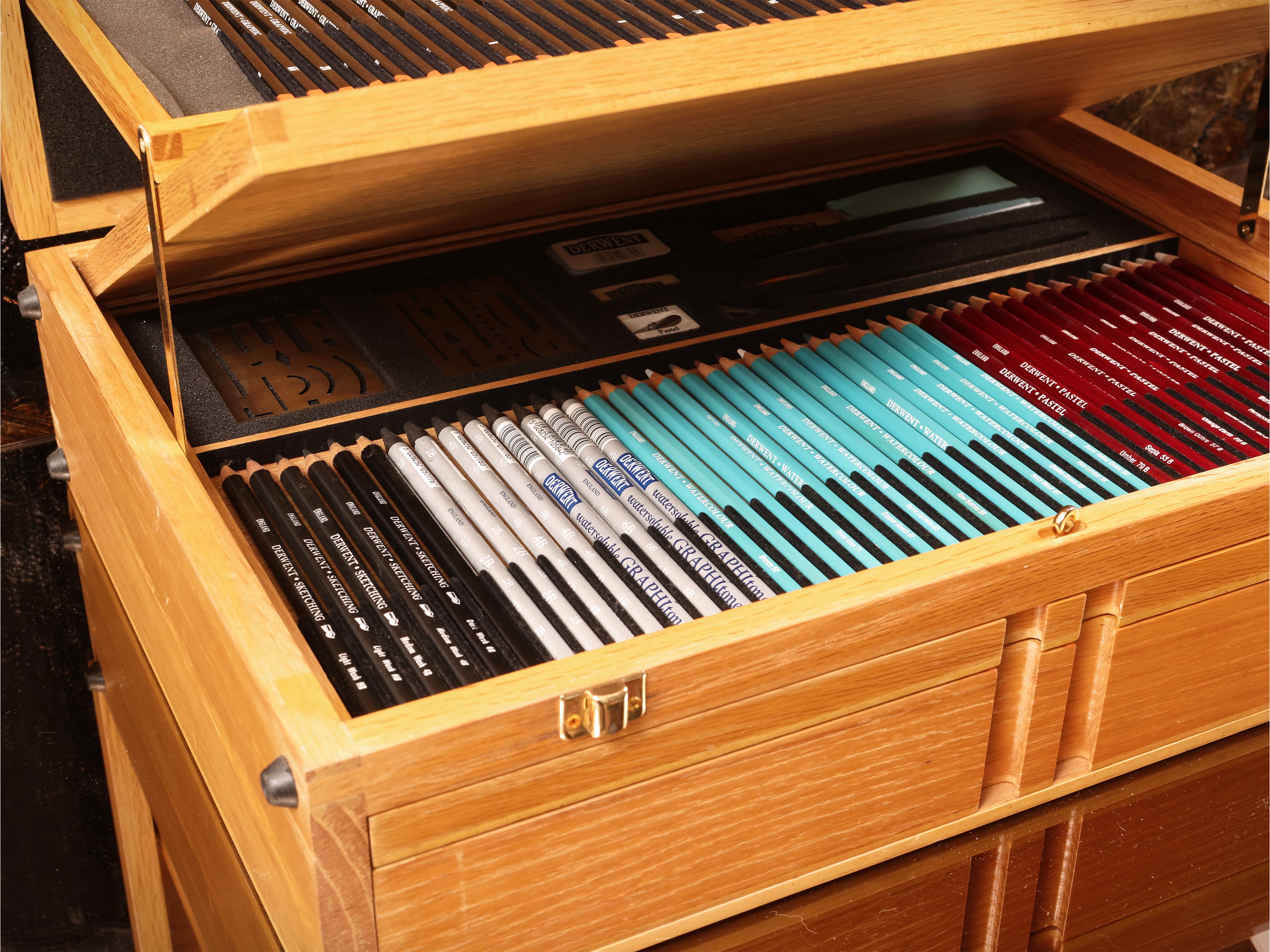 Grande scatola/cassettiera in legno per colori da pittura