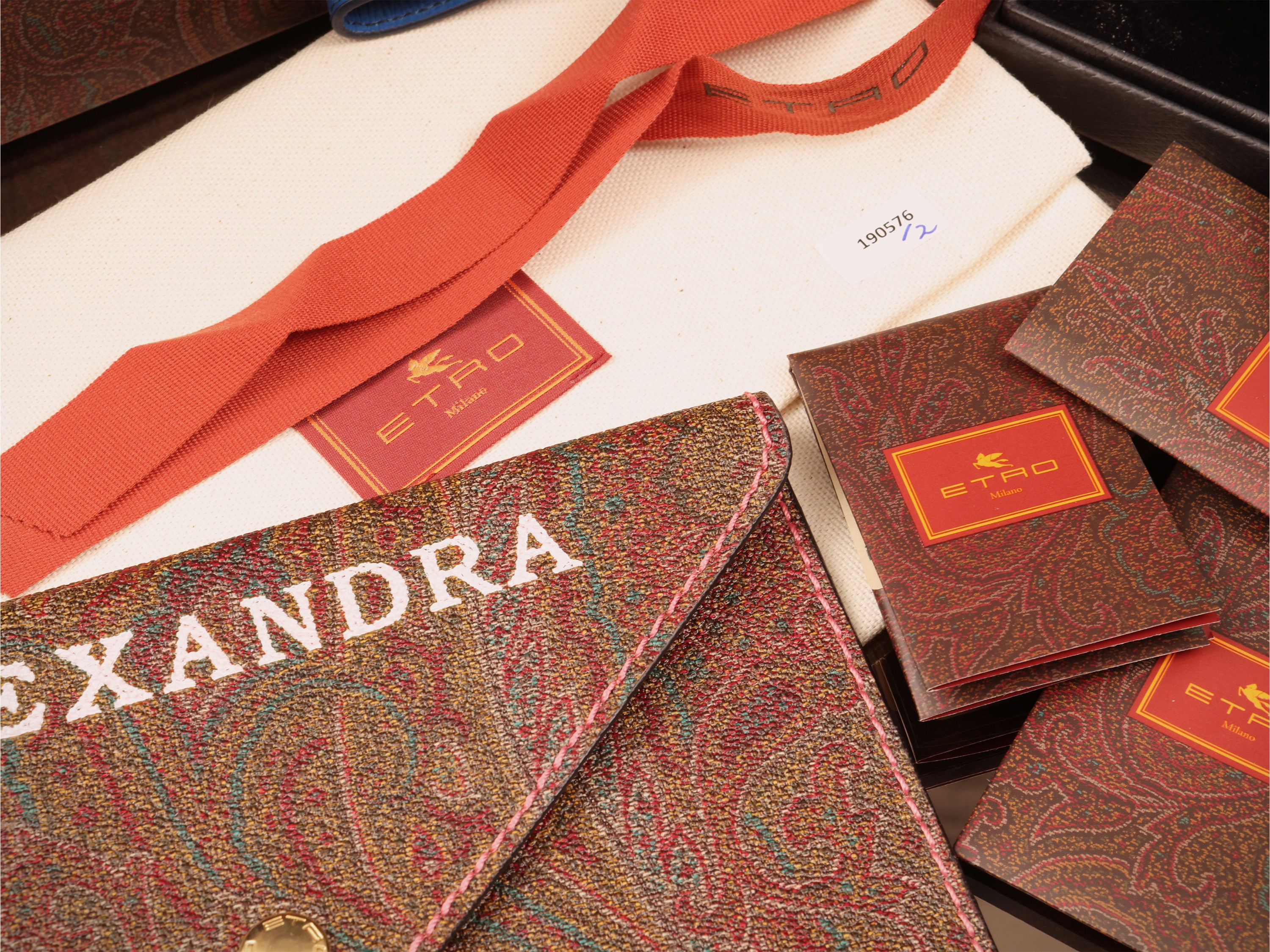 Dunhill e Etro, Accessori di moda in pelle e fantasia paisley