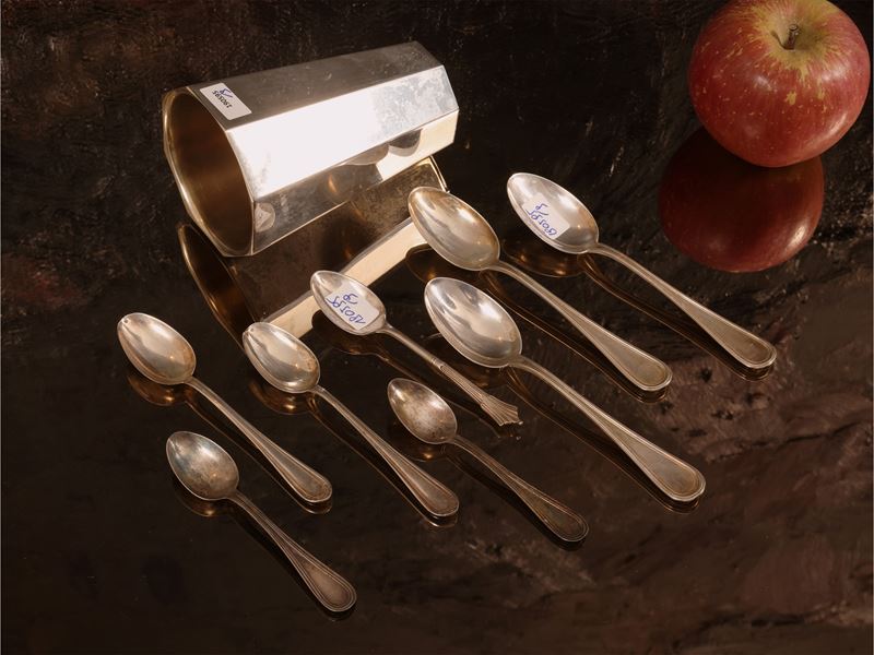 Argenteria, Assortimento composto da bicchiere in argento sterling 925/1000 e otto cucchiaini