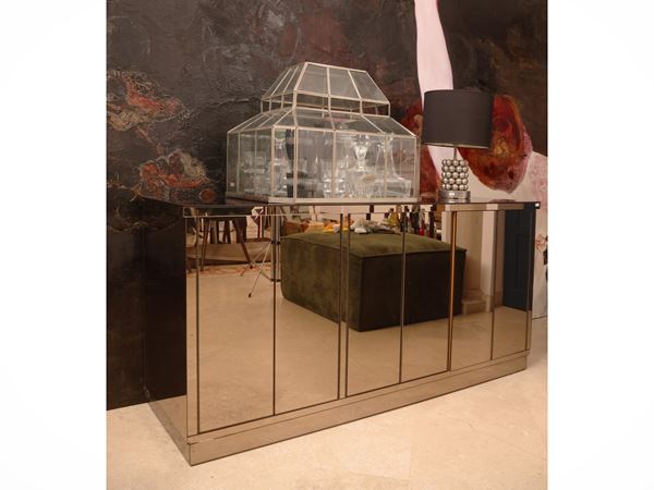 Credenza rivestita in specchio fumè