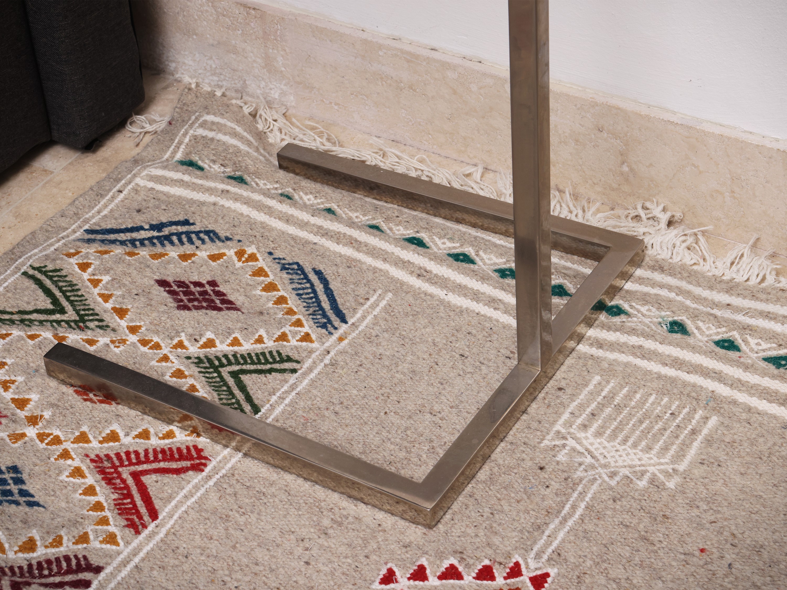 Selezioni Domus by Flair, Coppia di tavolini in acciaio cromato con piano in vetro