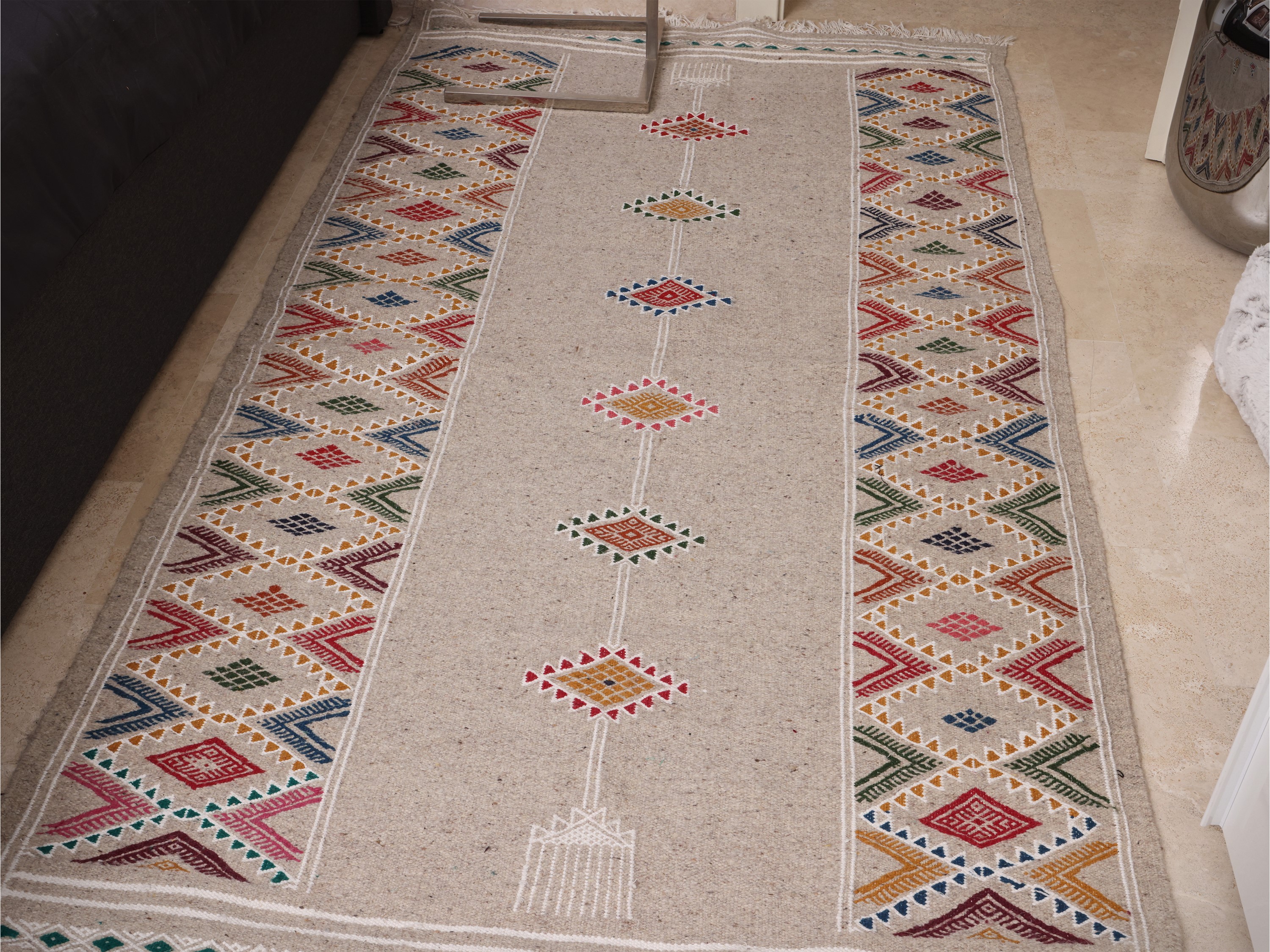 Kilim, Coppia di tappeti con motivi geometrici e figurativi stilizzati