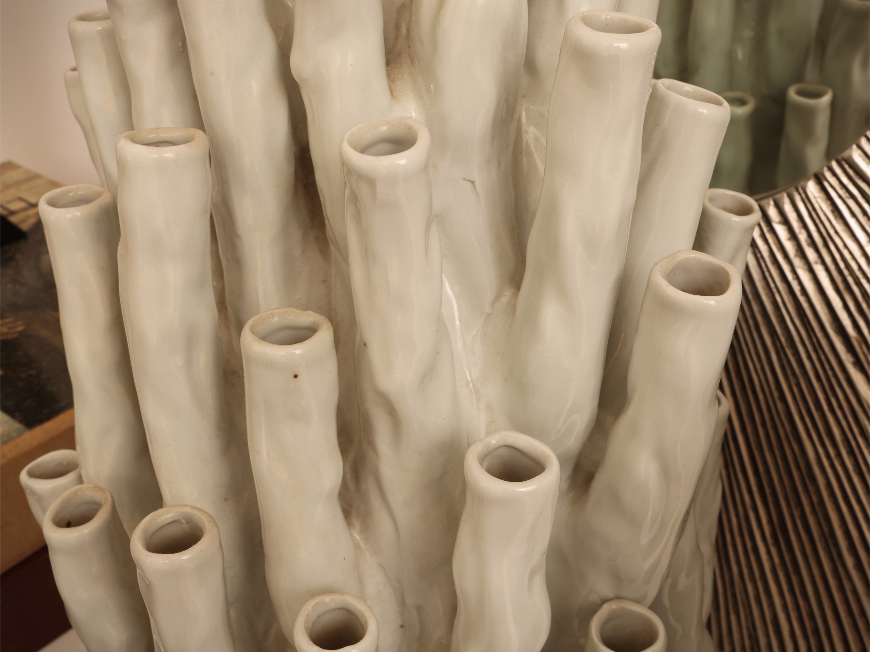 Norman Trapman - Vaso “Coral” modello 50 Tulips in ceramica smaltata