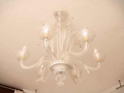 Lampadario, vetro soffiato incolore di Murano, sei bracci portacandele a torchon