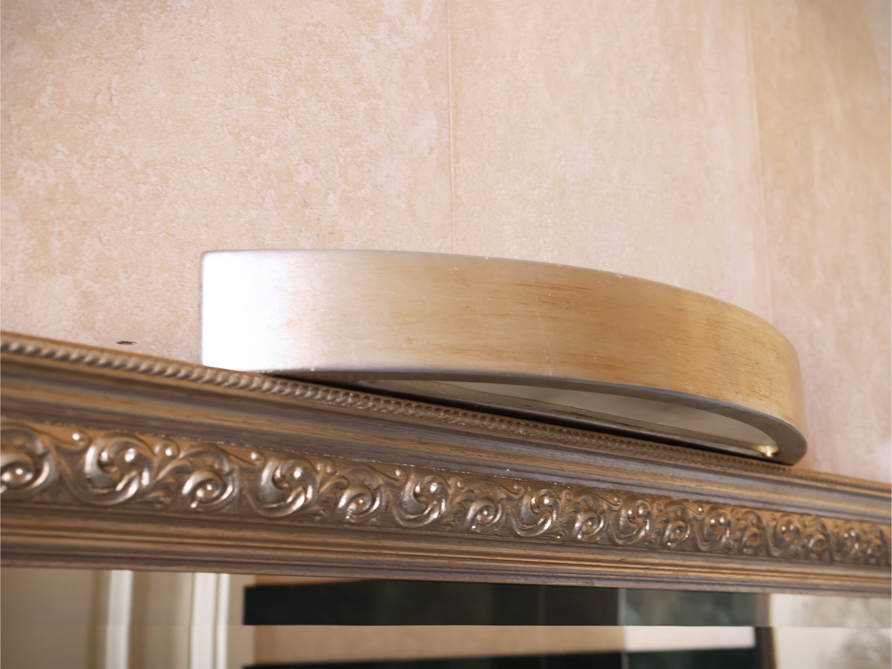 Specchiera con cornice in legno argentato