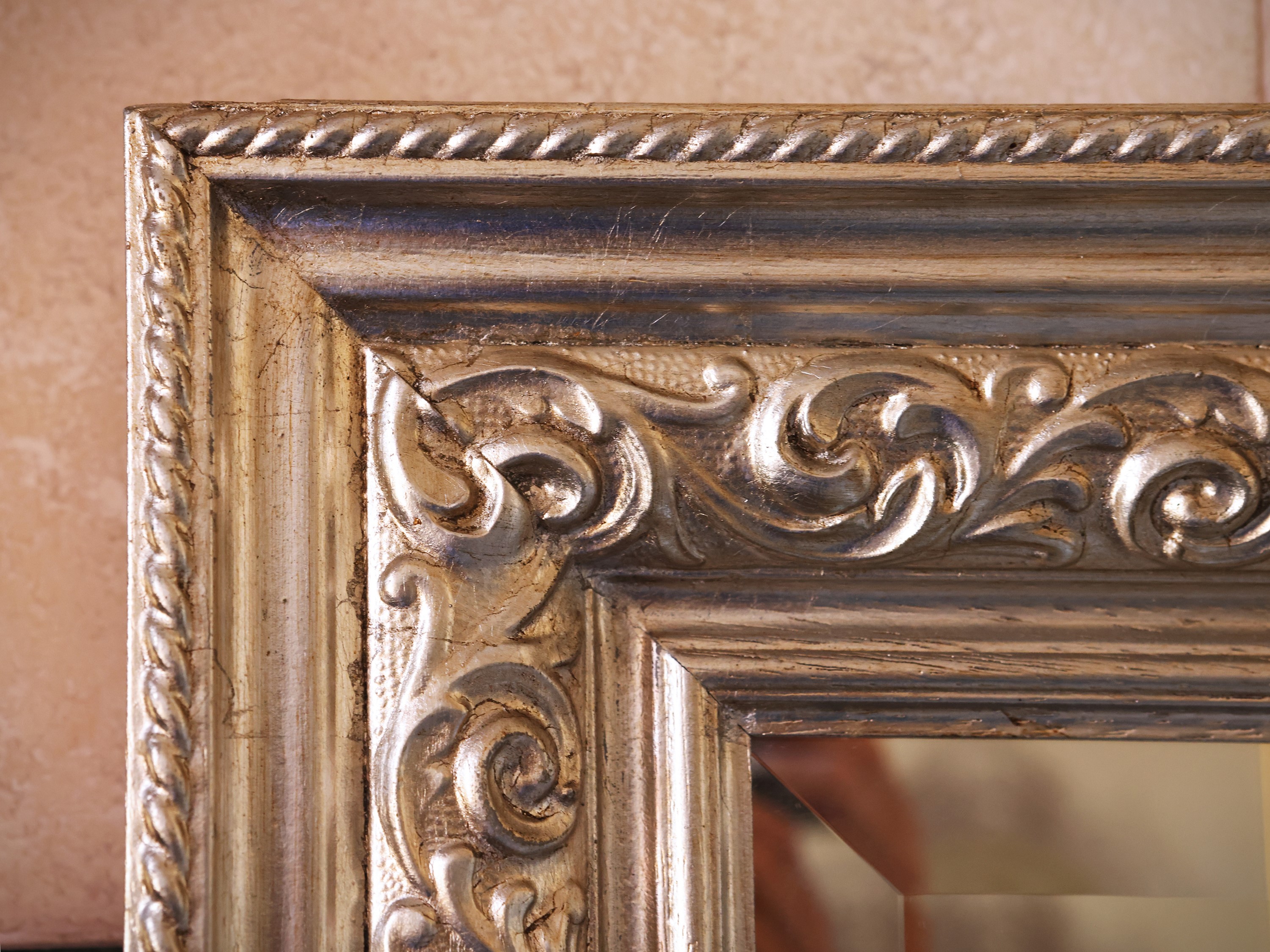Specchiera con cornice in legno argentato
