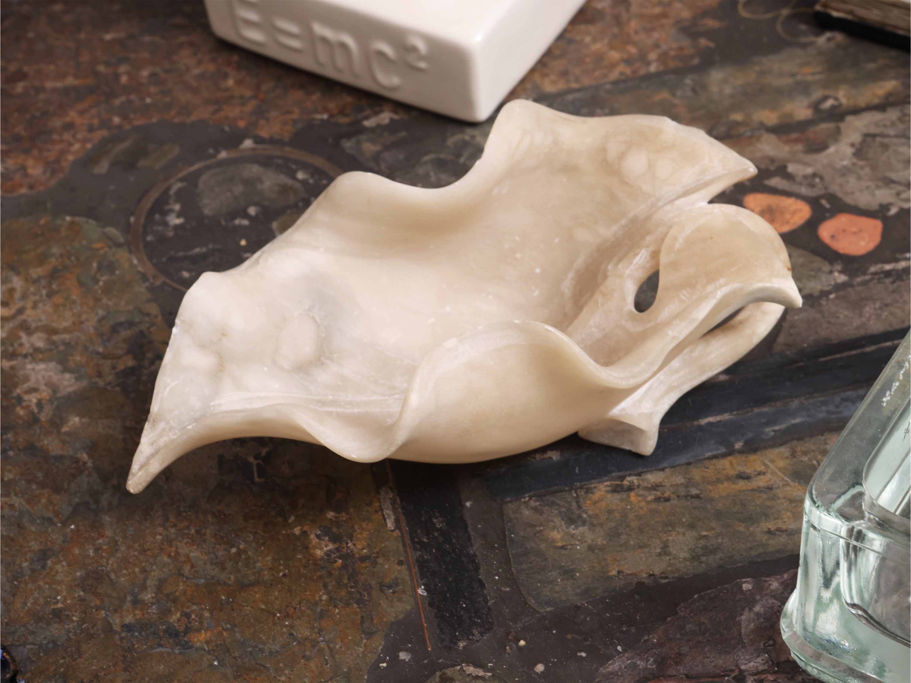 Soprammobili moderni, serie di svuotatasche e sculture decorative