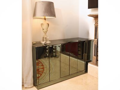 Credenza a specchio fumé, sei sportelli