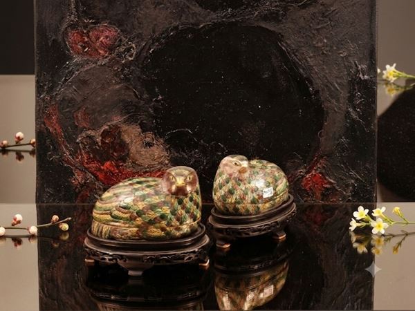 Pair of polychrome porcelain boxes, Green Family