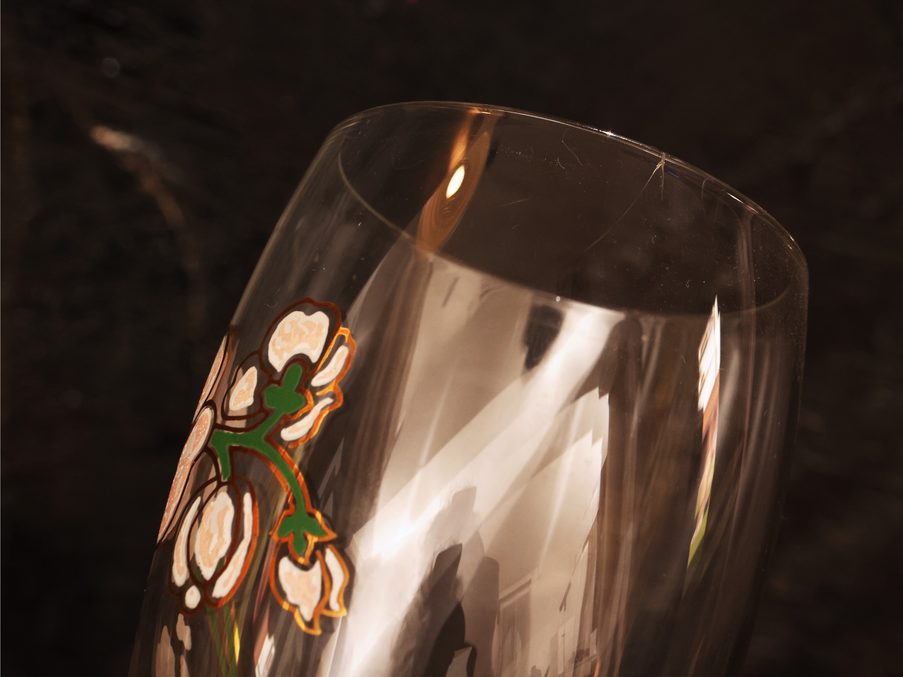 Perrier-Jouet, Set da champagne con cofanetto portabottiglia laccato bianco e flûte in vetro deco...