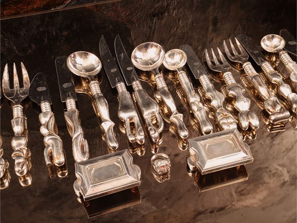 Silver metal cutlery set