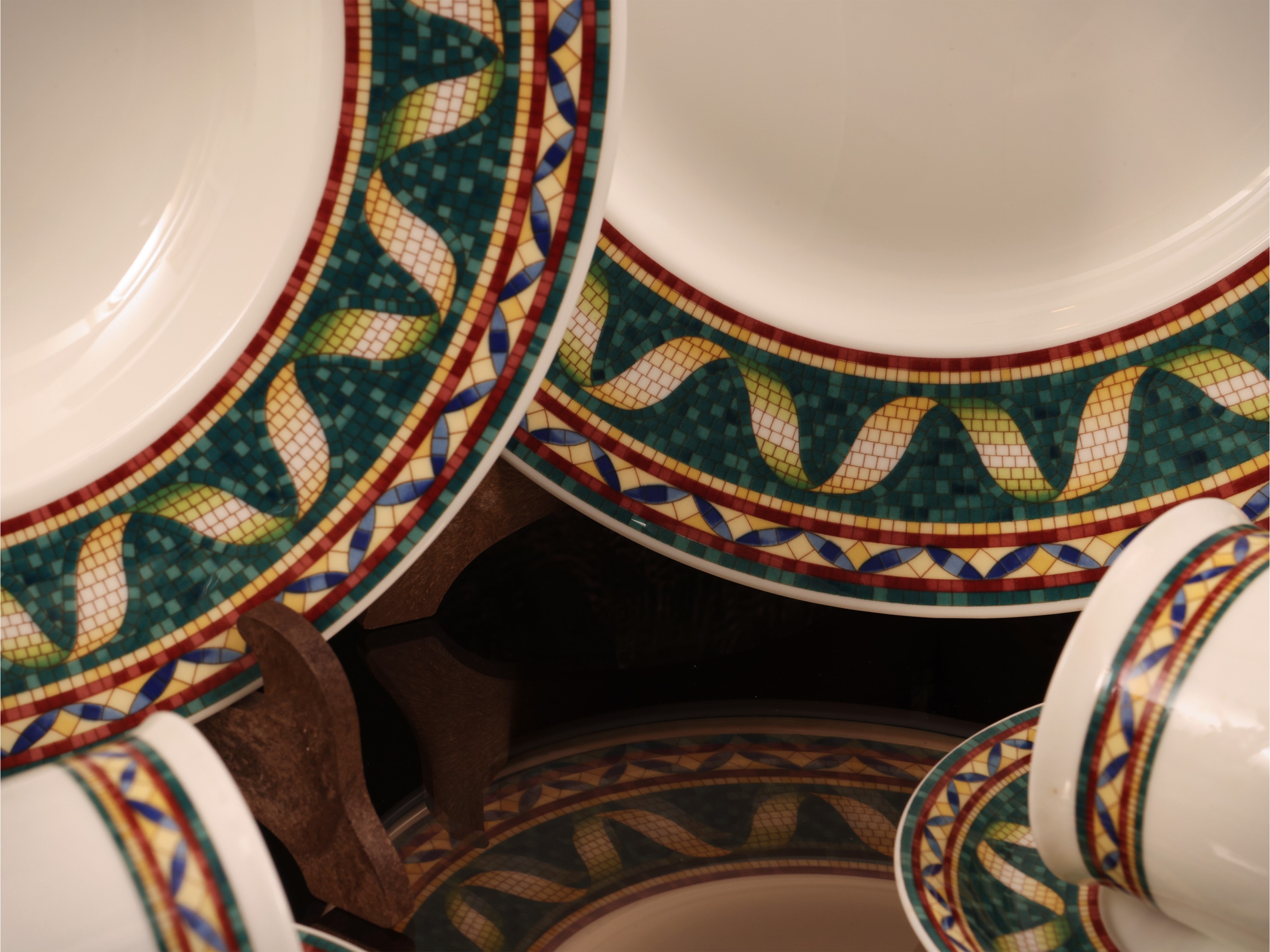 Villeroy & Boch, Servizio di piatti in porcellana con decorazione “Pergamon” e accessori
