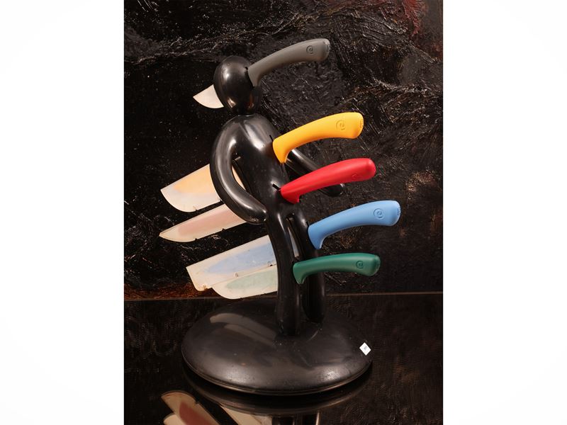 Portacoltelli in plastica nera, altezza circa 35 cm