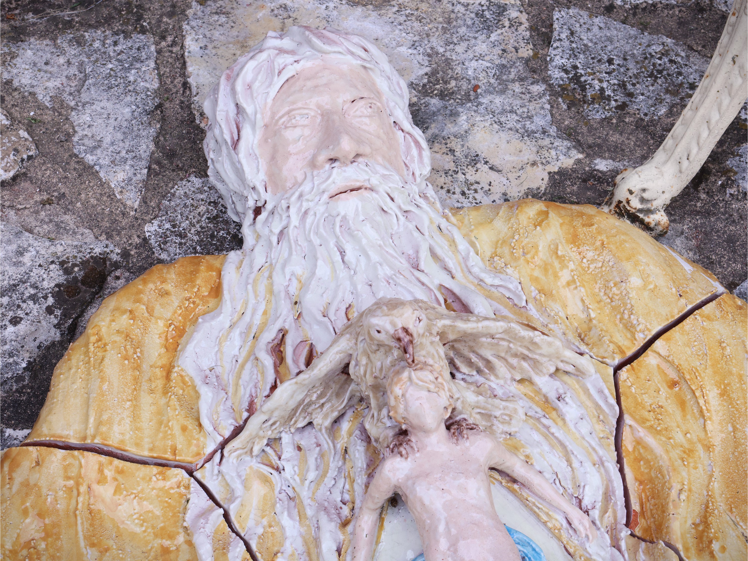 Rolando Stefanacci - Composizione allegorica in ceramica invetriata