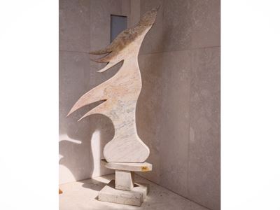 Grande scultura in travertino