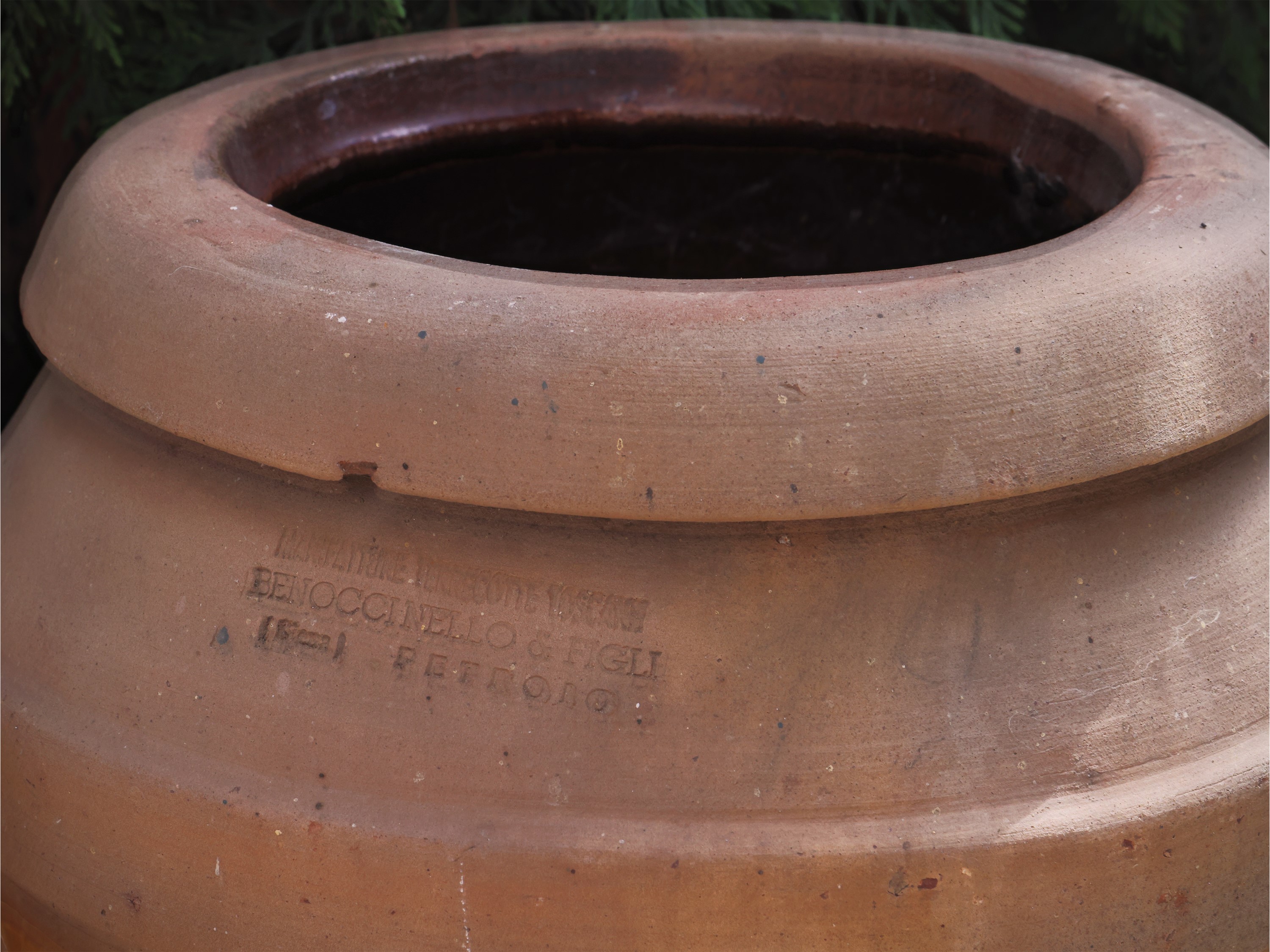 Fornace Benocci e Figli, Piccolo orcio in terracotta con interno invetriato