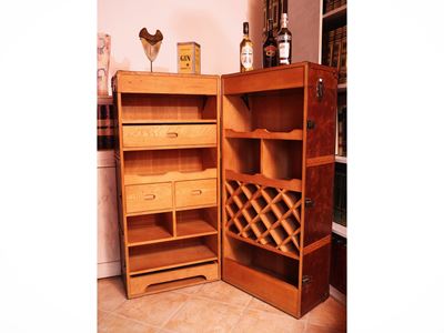 Mobile bar in legno con vano bottiglie e accessori, baule